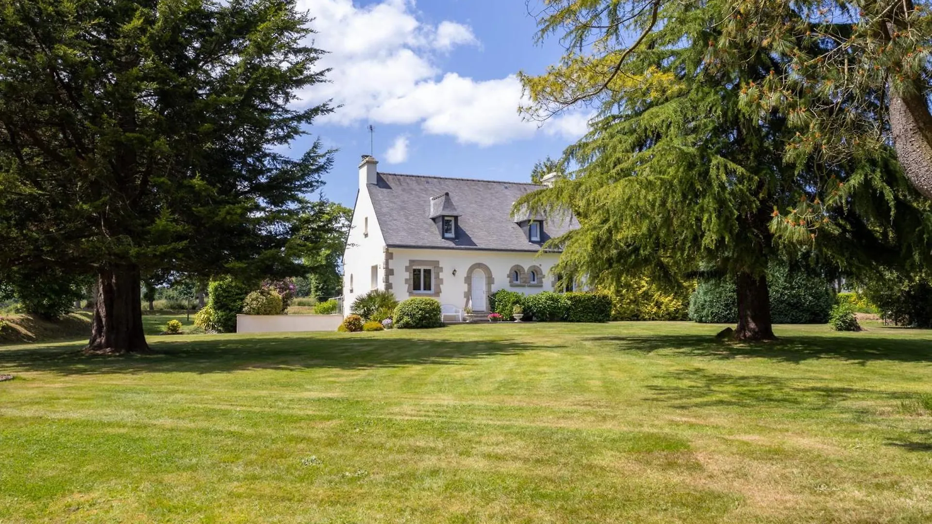 Maison Familiale Terrasse Et Parc Plouisy 0*,  Франция