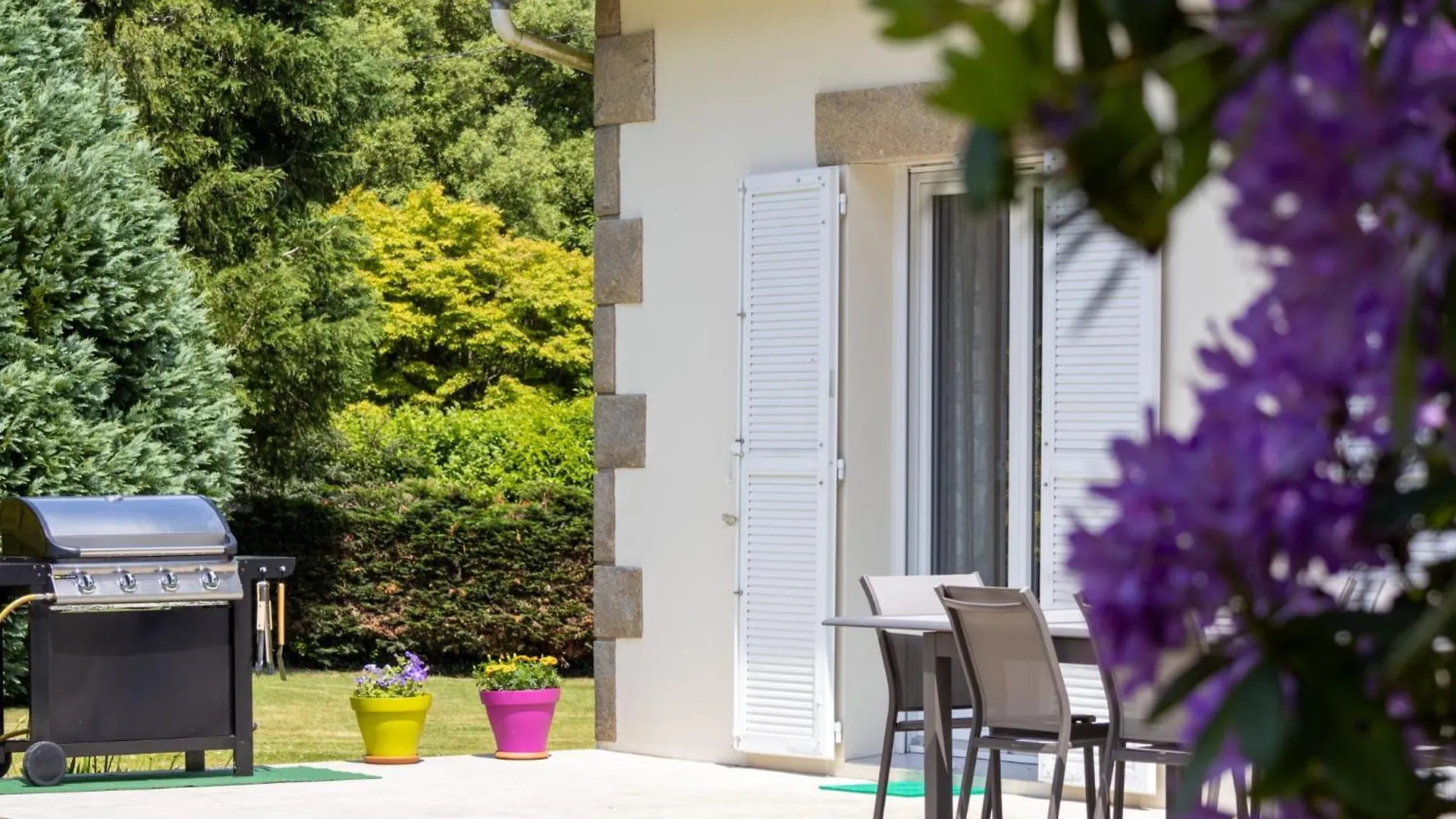 Дом отдыха Maison Familiale Terrasse Et Parc Plouisy